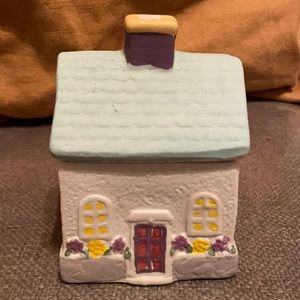 Christmas Village Ceramic Home with storage (top is removable)
